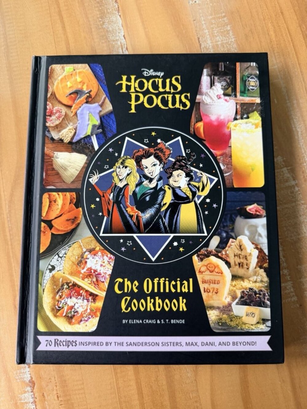 Hocus Pocus: The Official Cookbook by Elena Craig & S.T. Bende (Hardcover)